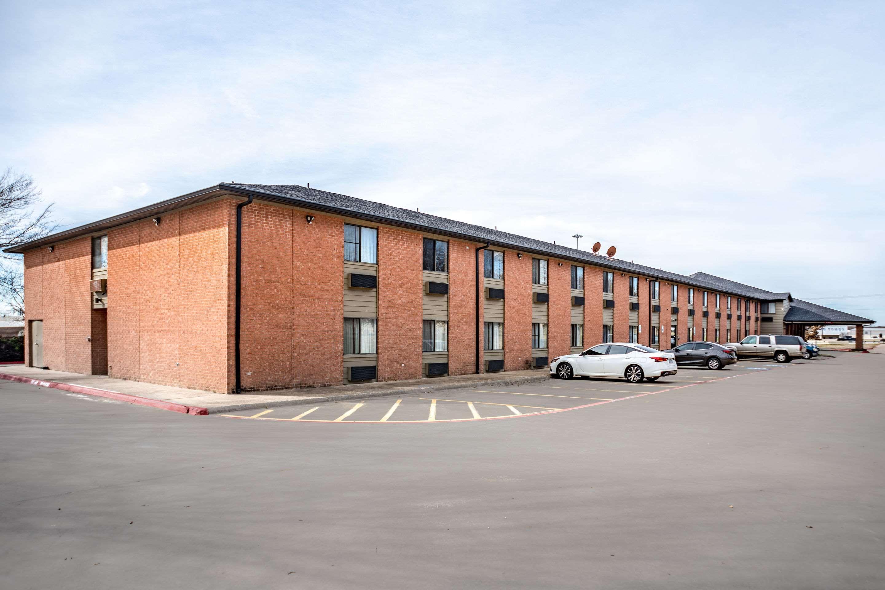 Econo Lodge Inn & Suites McKinney Bagian luar foto