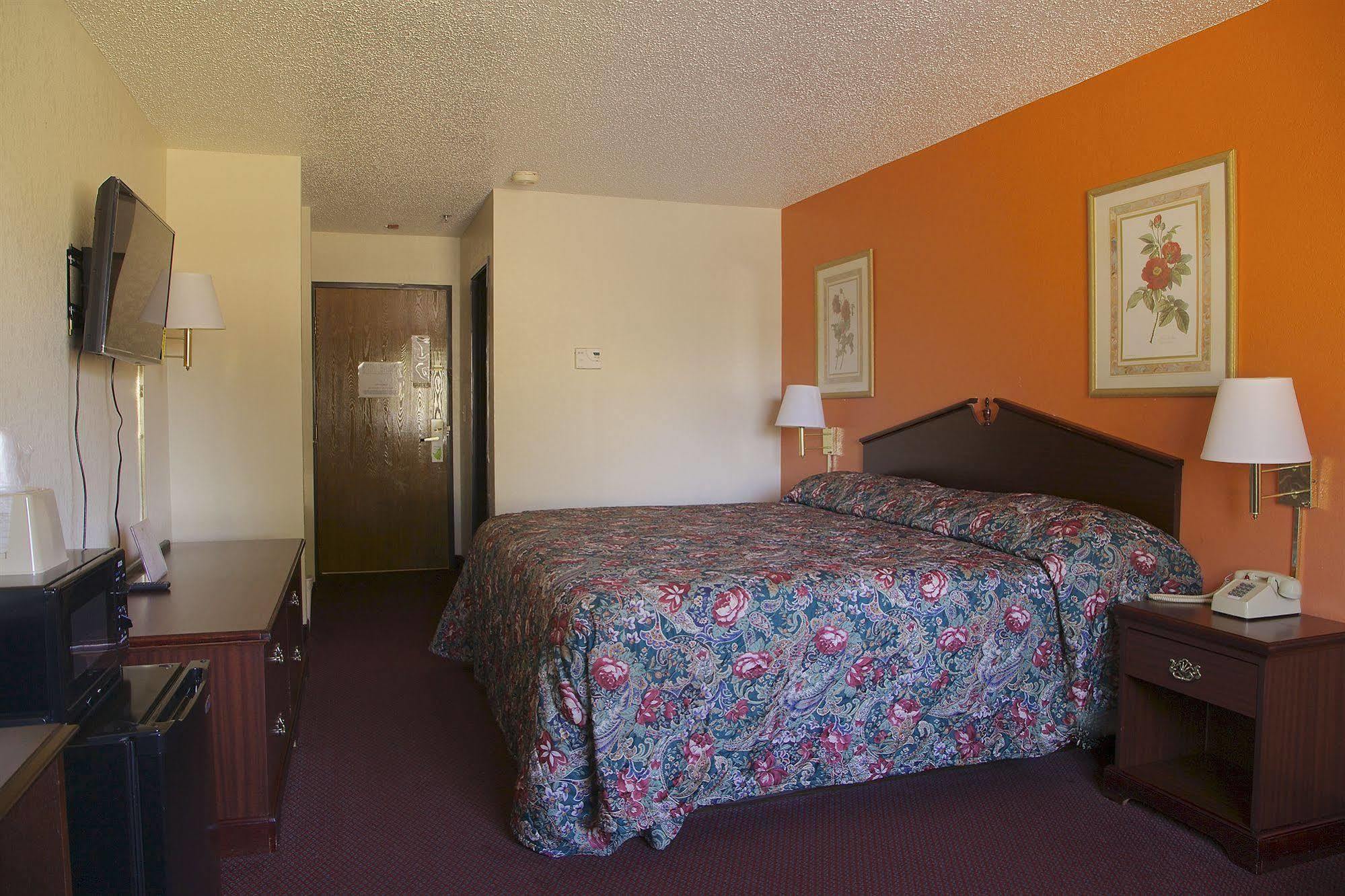 Econo Lodge Inn & Suites McKinney Bagian luar foto